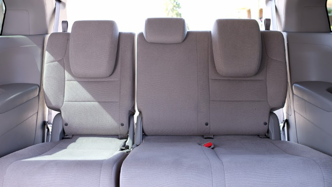 5 Ways to Keep Kids Busy in the Backseat